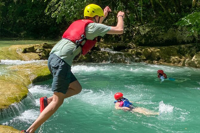 Kayaking at the Mreznica Canyon - Group Size and the Meeting Point Reality Check