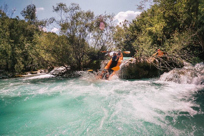 Kayaking Mrežnica river - Stop at Slunj and the after-kayak reality
