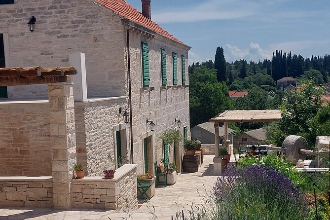 Korčula for Wine Lovers - Pošip and Grk Wines Private Tour - Korčula Town to Lumbarda: the quick drive that sets the stage