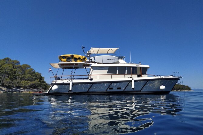 Korcula Island Snorkeling Adventure , ship wreck and lunch - From Korčula Old City to the first water stop