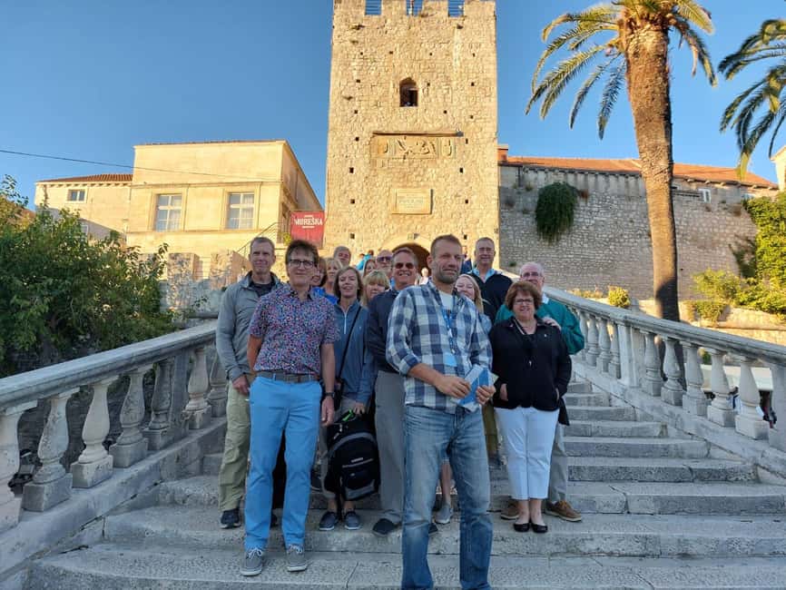 Korcula private walking tour 1 Hour - Getting started at Korcula Town Gate and the early photo moment