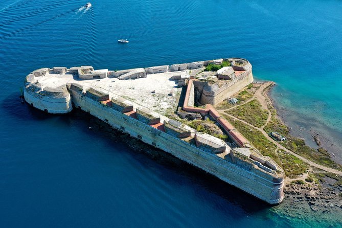 Kornati Private Boat Tour Experience - Levrnaka fish stop: lunch at a family-owned restaurant