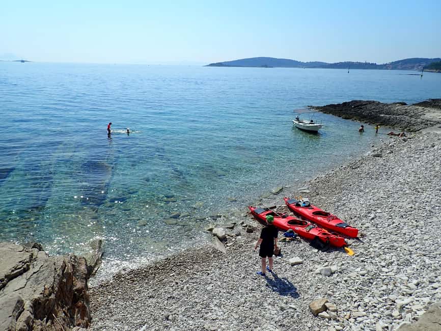 Lumbarda - Sunset Kayak Tour with a Picnic - Wine and Sweets - Lumbarda Sunset Kayak: Why This Area Works