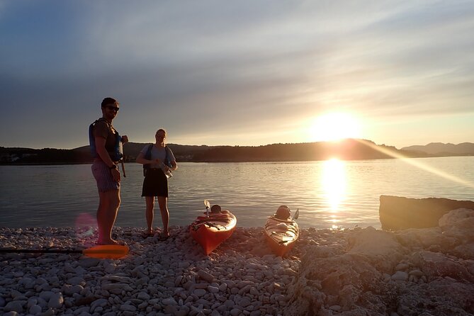 Lumbarda-Sunset Kayaking Experience with picnic: Wine and Sweets - Your 3.5 Hours on the Water: Start, Safety Training, and Pace