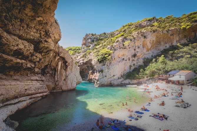 Luxury Blue and Green Cave private tour - Key things that make this tour worth your time