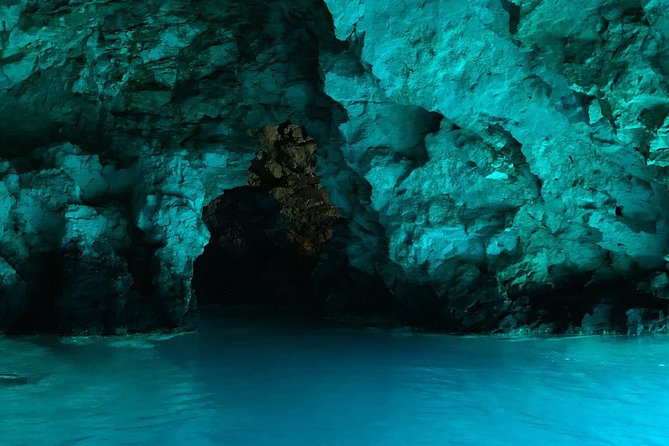 Luxury Blue Cave & 5 Islands Tour from Split - Speedboat reality check: how to stay comfortable on a fast ride