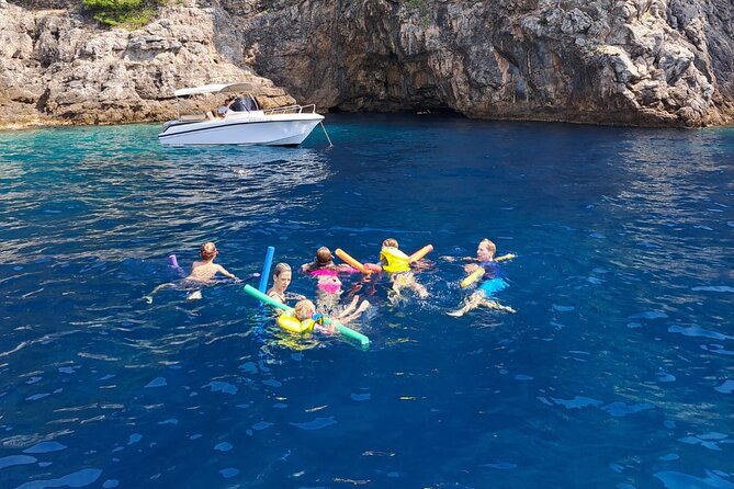 Luxury Elaphite Islands half day Cruise with lunch Apreamare - Private Tour Feel, Crew Attention, and the Small Moments