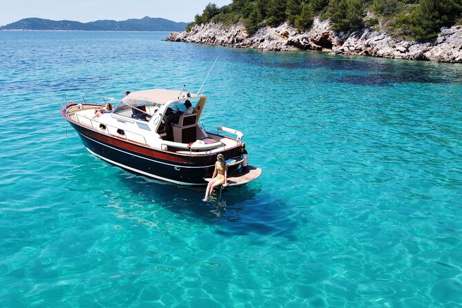 Luxury Private Boat Tour to Elaphiti Islands - Snorkeling and paddleboarding gear, plus the comfort details