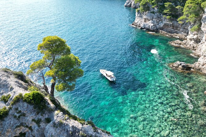 Luxury Private Speedboat Tour Islands & Blue Cave - Who this private speedboat tour suits best