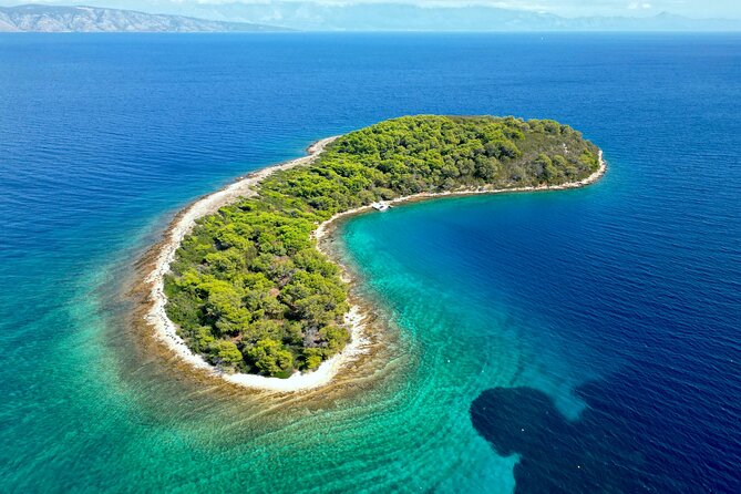 Makarska: 3-Island Speedboat Tour with Cave and Blue Lagoon - Zečevo Blue Lagoon snorkeling and that clear-water feeling