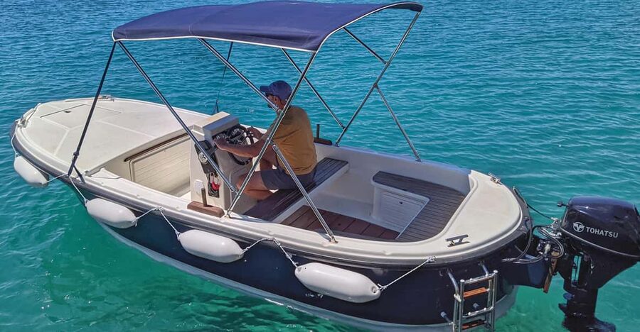 Makarska: Discover coastal area with Betina 500 - The Betina 500 Setup: Steering Wheel, Shade, Ladder, USB