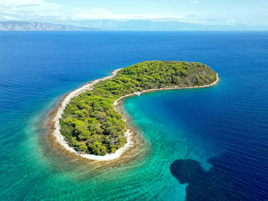 Makarska: Golden Horn Beach & Secluded Bays Speedboat Tour - Why Zlatni Rat Beach plus secluded bays is the real win