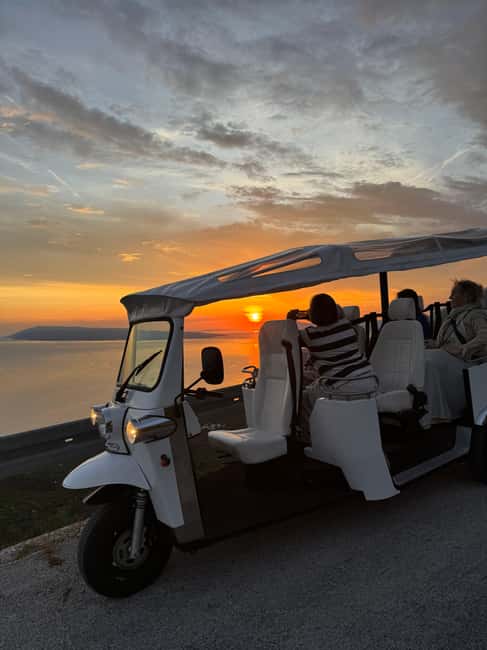 Makarska: Skywalk Tuk-Tuk Tour with Skip-the-Line Ticket - Timing tips: choose your departure like a local