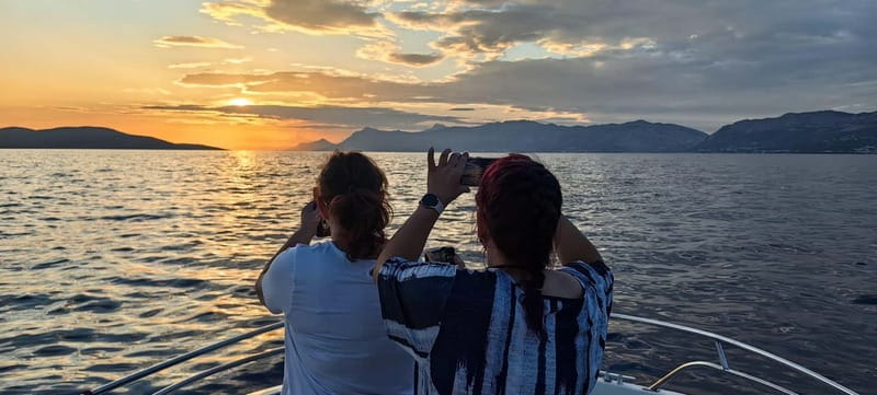 Makarska: Speedboat Sunset Tour to hidden bay on island Brač - Timing matters: sunset changes during the summer