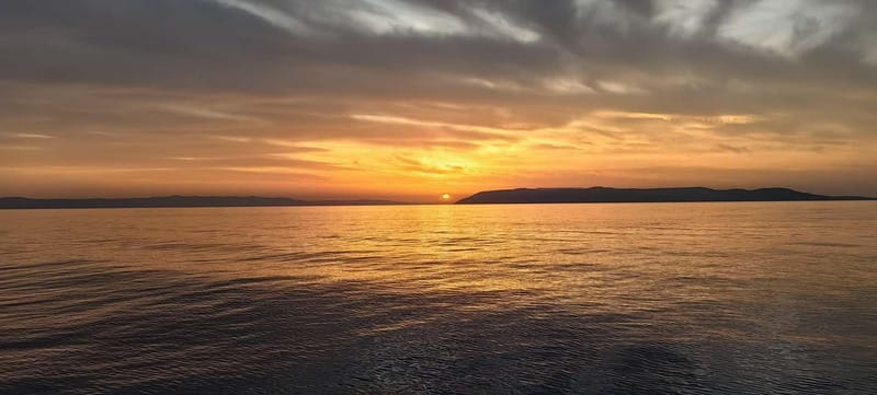 Makarska: Speedboat Sunset Tour to hidden bay on island Brač - What to bring, what to wear, and how to stay comfortable