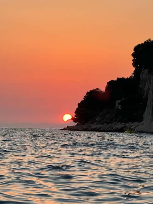 Makarska: Sunset private boat tour from Makarska - Makarska panorama and the sunset photo stops on the return