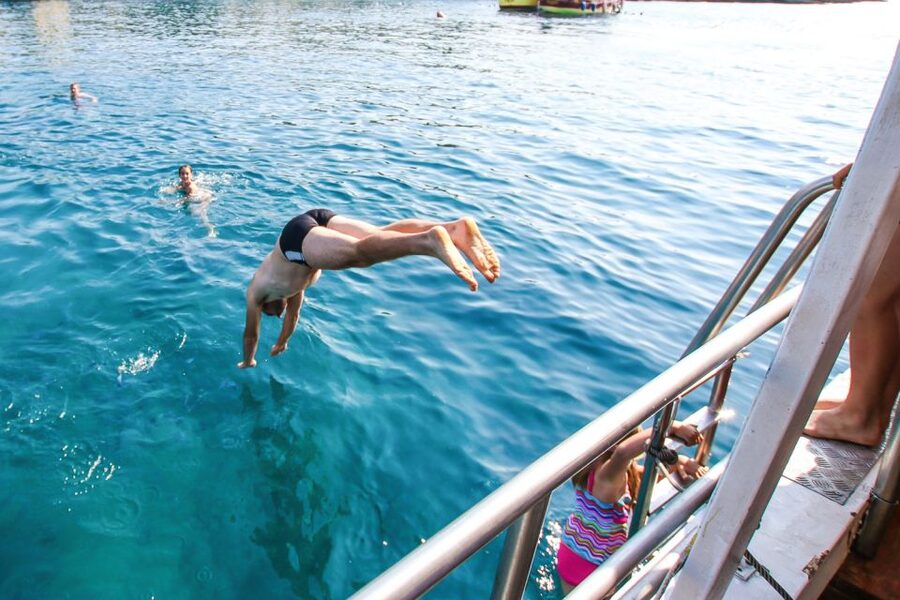 Medulin: Full-Day Boat Tour of the Archipelago w/ Lunch - Porer Lighthouse Cruise-By: Austro-Hungarian Atmosphere From the Water