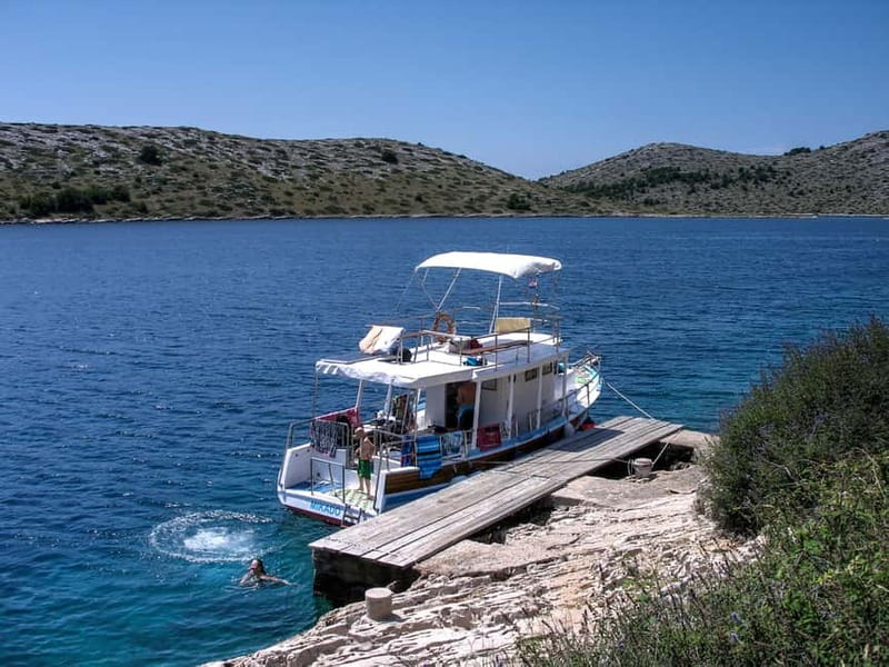 Mikado Kornati Excursion - Tarac Bay, the church visit, and Tureta Fort: sightseeing with a swim break