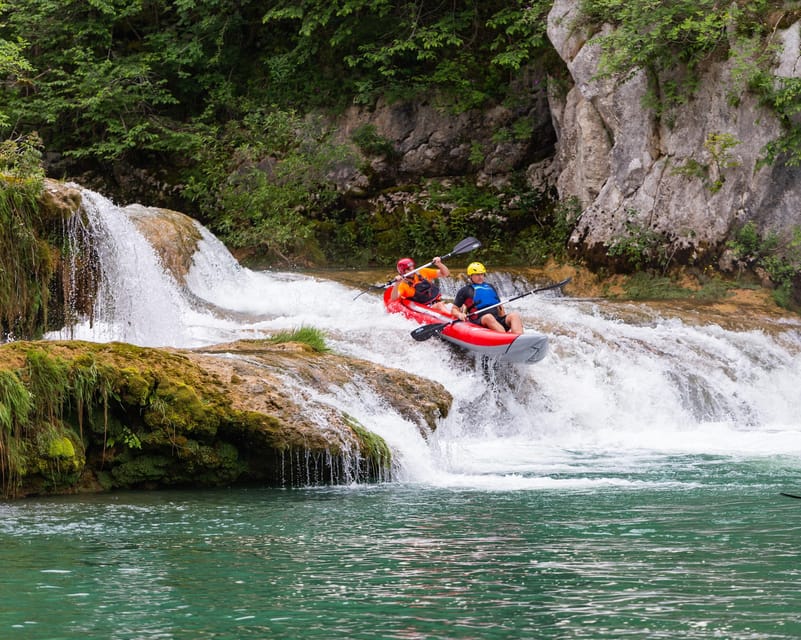 Mrežnica Waterfalls Kayaking | Slunj - Rastoke - Plitvice - Entering the river right from a wooden house