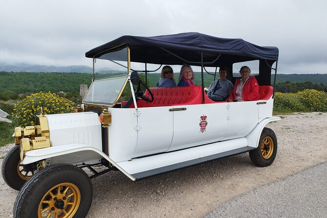 OLD CAR DUBROVNIK private sightseeing tour - Pickup and the classic ride experience on Dubrovnik streets