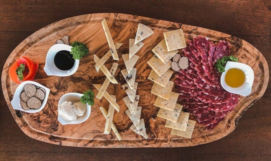 Paladini: Truffle Hunting Tour with 3-Course Tasting Menu - Back at Karlić: the degustation hall and the 3-course tasting menu