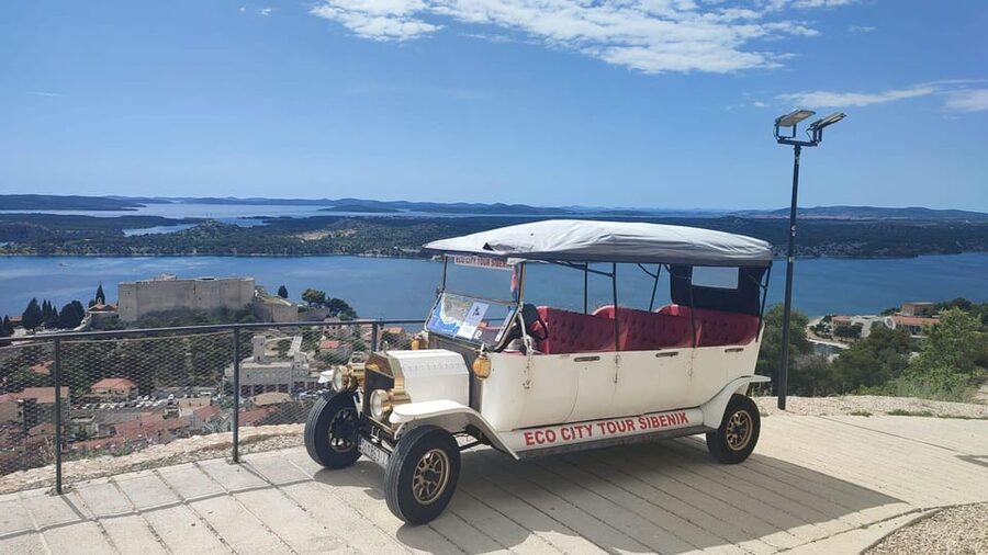 Panorama & Wine tour - Eco City Tour Šibenik - The Retro E-Car Ride Through Šibenik’s Big Hits