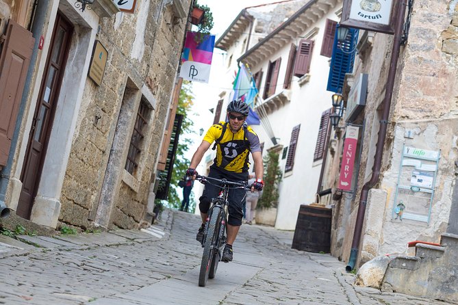 Parenzana Trail Full Day Cycling Tour from Pula, Rovinj, Poreč or Buje - Stop in Grožnjan: The Artist Town Moment and Photo Stop Time