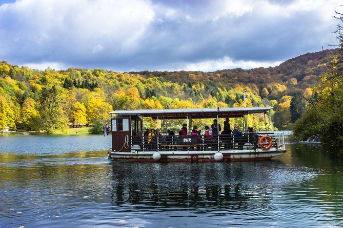 Plitvice Lakes 3,5h tour with panoramic boat ride - Electric Train and Park Flow: How You Save Energy Without Missing Views