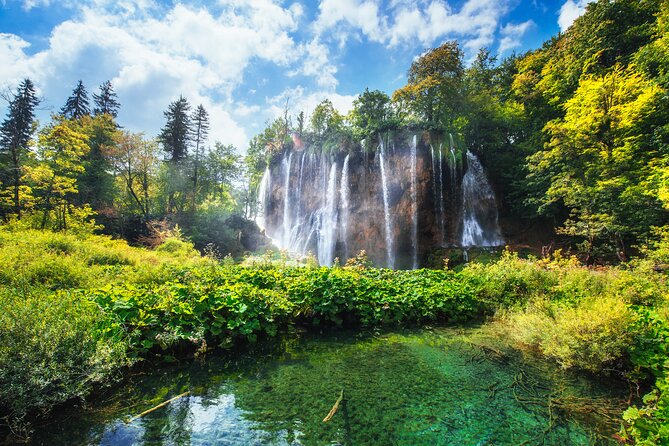 Plitvice Lakes and Rastoke Small-Group with Ticket (ENG or ESP) - Comfort and small-group value: Wi-Fi, snacks, and raincoats actually help