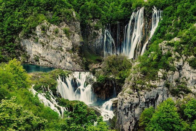 Plitvice Lakes and Rastoke Tour w/ ticket (ENG/ESP) - Lower Lakes walk: the 4-lake section that sets your pace
