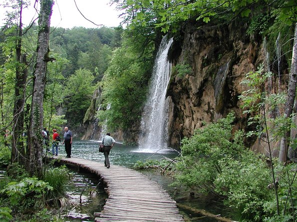 Plitvice Lakes Day Trip from Zadar and Biograd - Comfort and planning: what to pack for this kind of day