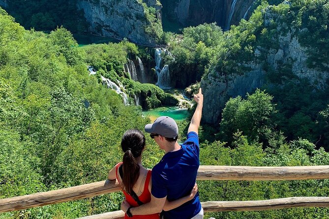 Plitvice Lakes National Park Guided Day Tour from Split - Entering the park: what the Upper Lakes and Lower Lakes plan gets right
