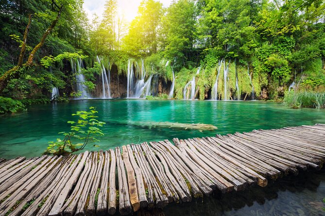 Plitvice & Rastoke: Guided Tour from Zagreb; Max 8 people ENG/ESP - Boat ride on Kozjak, then the panoramic train to top viewpoints