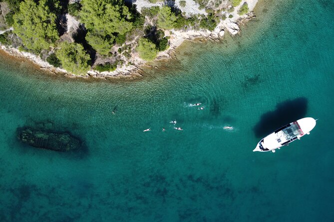 Podstrana and Jesenice, Boat trip to Brač and Šolta with lunch - Sutivan on Brac: your town time (maps, Roman settlement, and a smart pace)