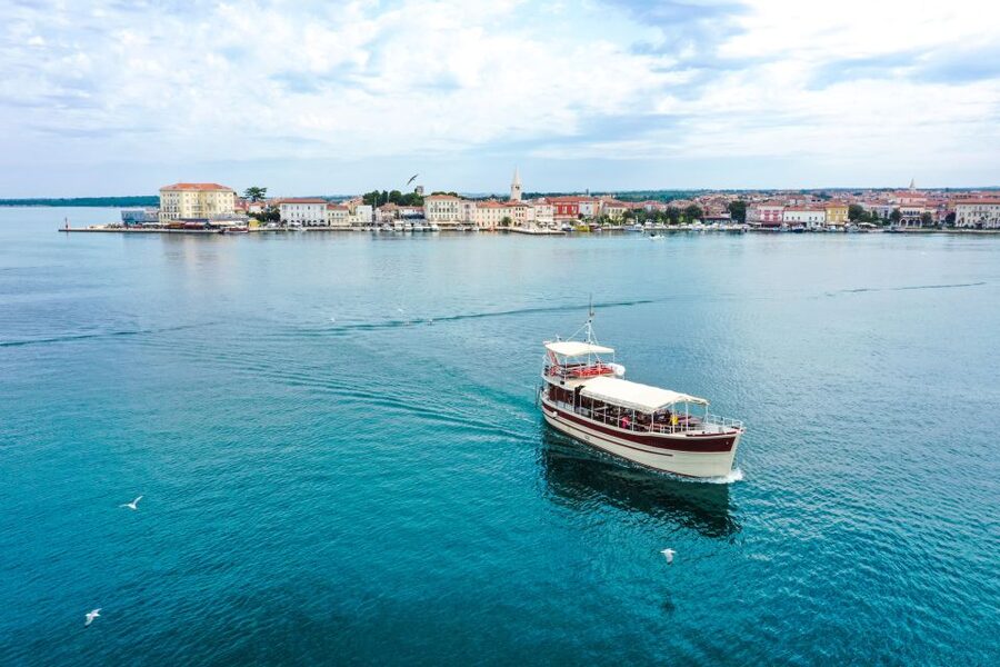 Poreč: Dolphin Spotting Cruise with Included Drinks - “Included Drinks” That Actually Feel Included