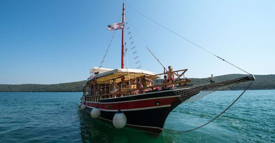 Poreč: Evening Boat Trip to Discover Dolphins - Meeting at Poreč Port, Finding Kristofor, and Getting Settled Fast