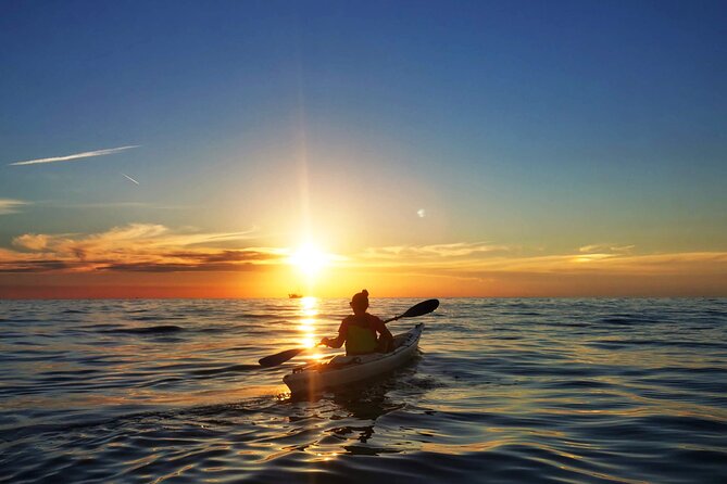 Poreč sunset sea kayaking tour - Drinks and the farewell beach-bar toast