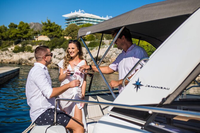 Private boat tour - caves, snorkeling, bays and beaches - The skipper’s role: flexibility, safety, and smooth communication