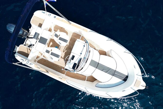 Private boat tour - caves, snorkeling, bays and beaches - What the onboard extras mean in real life