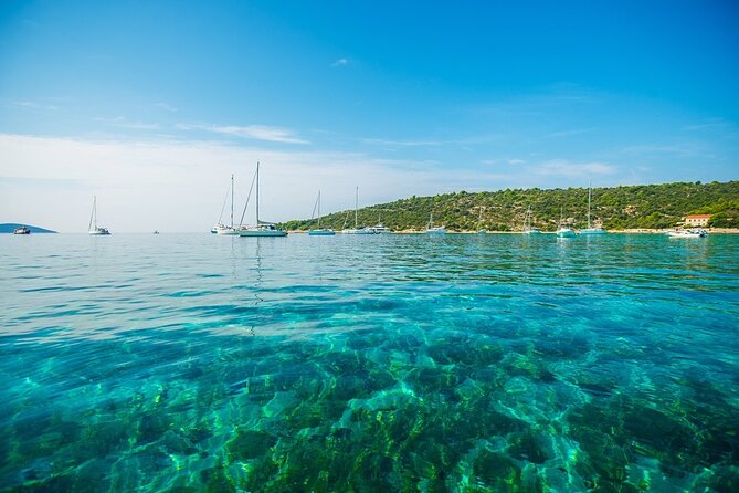 Private boat tour for small groups to Blue Lagoon and Solta Island - Starting logistics: 9:00 am from Trogir or Split