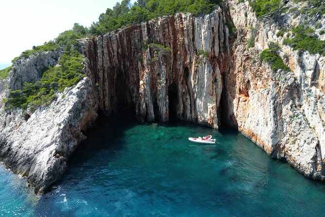 Private boat tour of Red rocks & Pakleni islands - Key highlights worth caring about