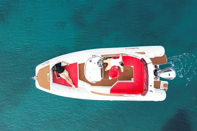 Private boat tour of Red rocks & Pakleni islands - Stop 3: Malo Zaraće and the beach-bay strategy