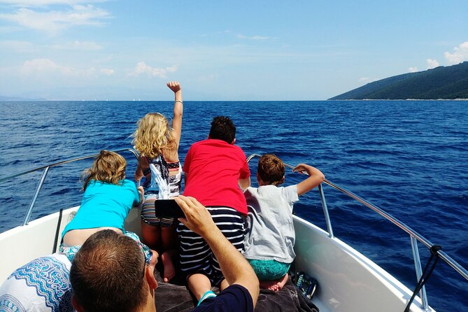 Private Boat Tour to Brac and Solta islands: Non-Touristy Itinerary - Stomorska: optional lunch docked right by the water