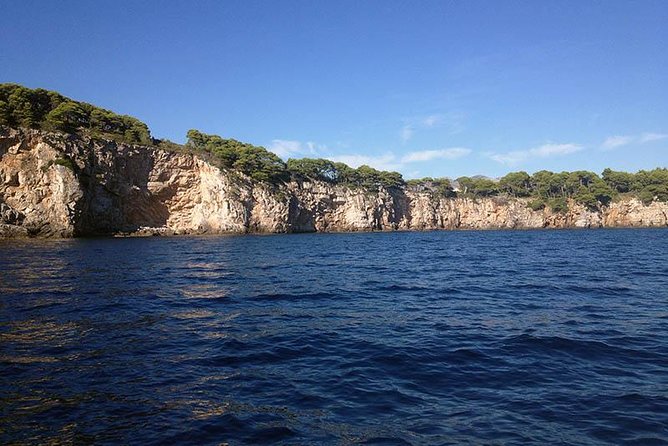 Private boat tour to Elafiti islands and south part of Mljet 8h. ALL INCLUDED - Skipper-led flexibility: Dubrovnik-born expertise without over-management