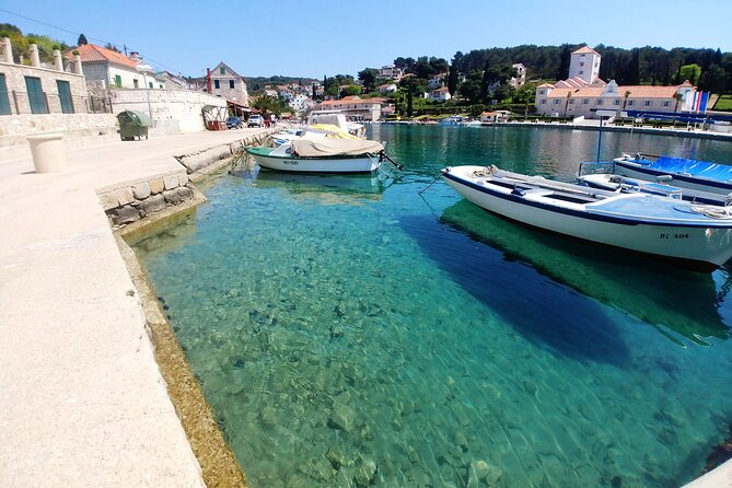 Private Boat tour to the Blue Lagoon & Solta - Swim, Snorkel, Tan and Relax! - Stop 2: Maslinica, coffee break and easy sightseeing