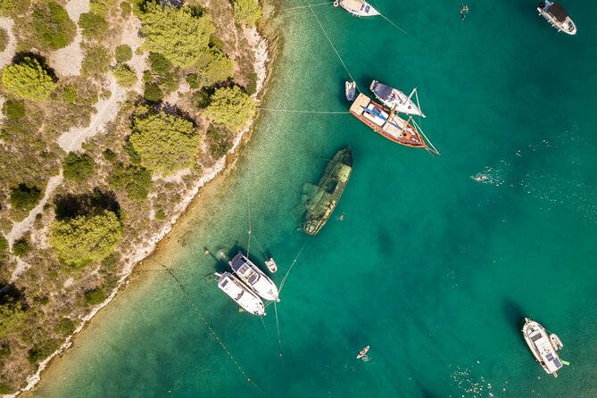 Private Boat tour to the Blue Lagoon & Solta - Swim, Snorkel, Tan and Relax! - Stop 3: Stomorska lunch by the water, then right back to Solta
