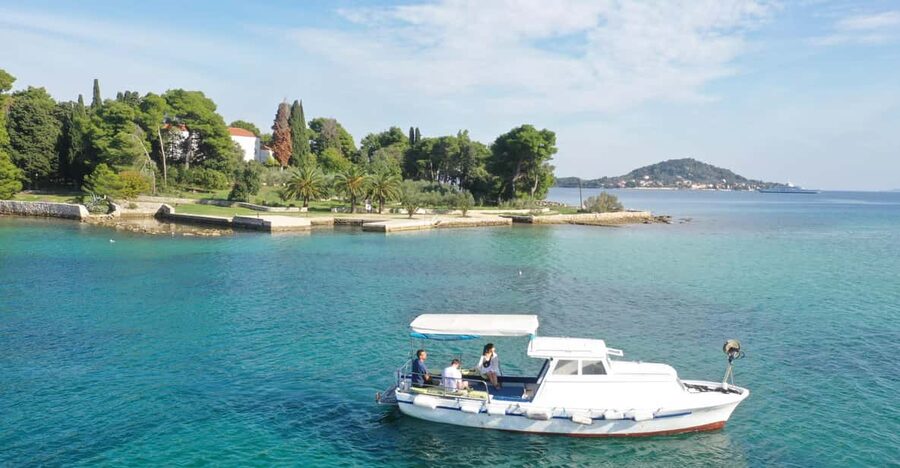 Private Boat tour with refreshing drinks Zadar - Preko: a self-guided hour to walk, swim, and reset
