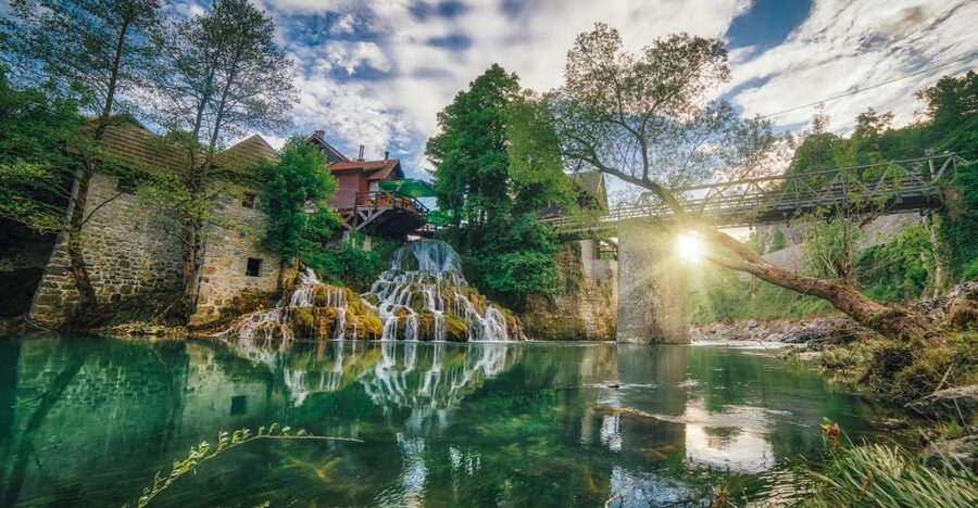 Private Day Trip Zagreb-Plitvice Lakes National Park - The drive setup: private pickup that actually helps