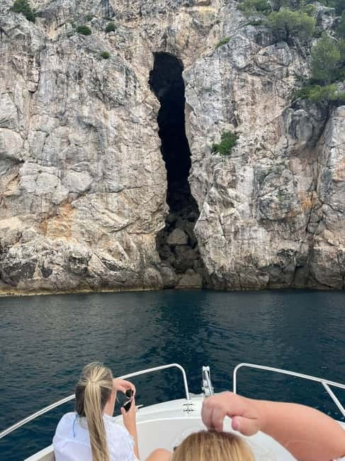 Private Elafiti Boat Tour- Visit Blue Cave and beach Sunj - Private Atlantic Boat Comfort in Dubrovnik’s Lapadska Obala