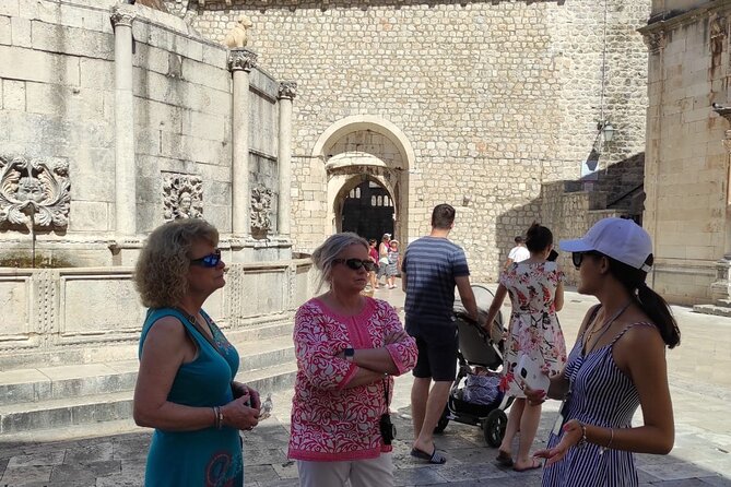 Private History Old Town and City Wall Tour in Dubrovnik - Meeting at Amerling Fountain, ending on Stradun, and walking smart